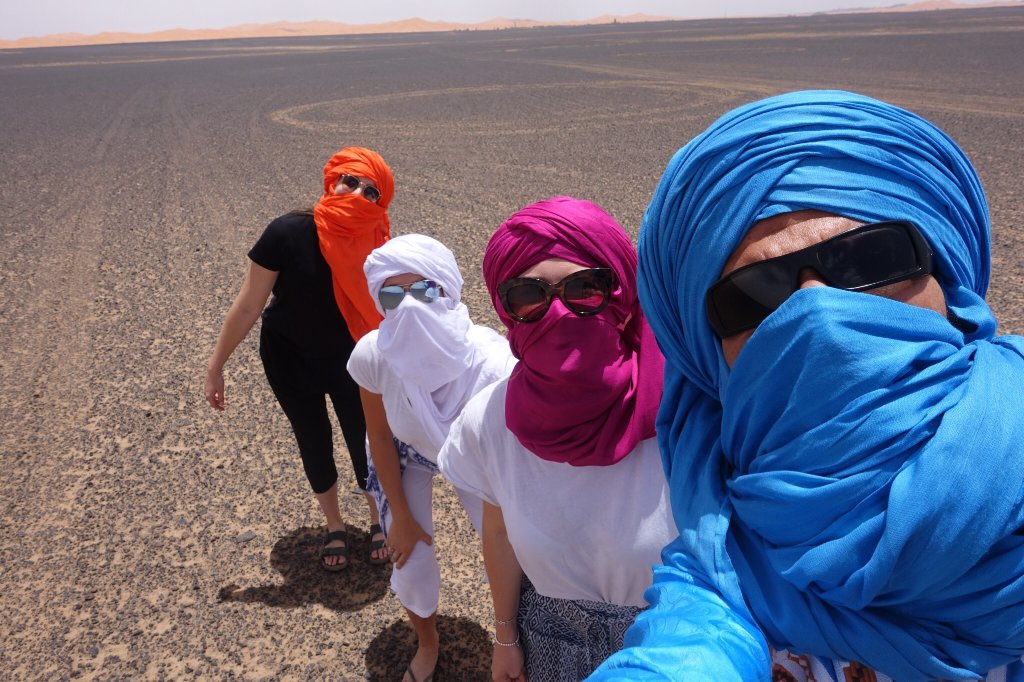 guide in morocco